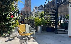 Just B -Town Centre, 2 X Double Bedroom Garden Apartment - 55